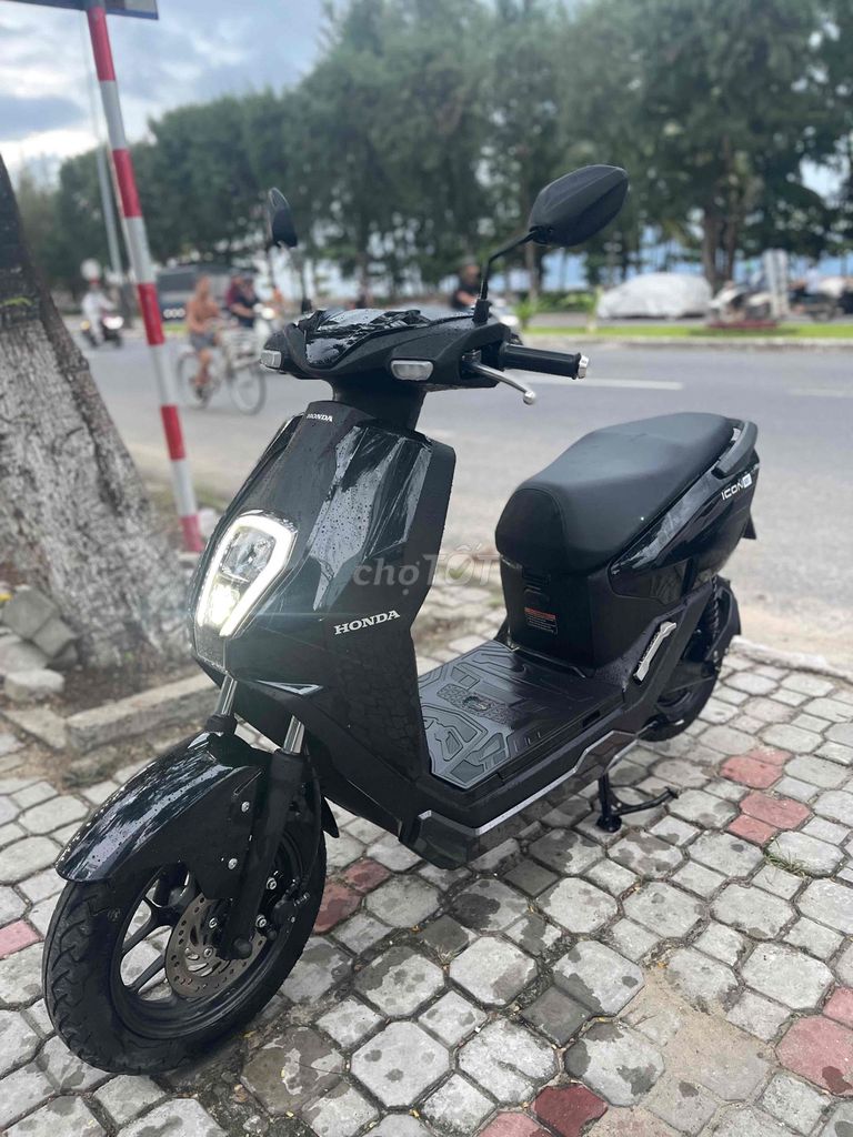 Электроскутер Honda Icon e 50cc Черный 4900 км