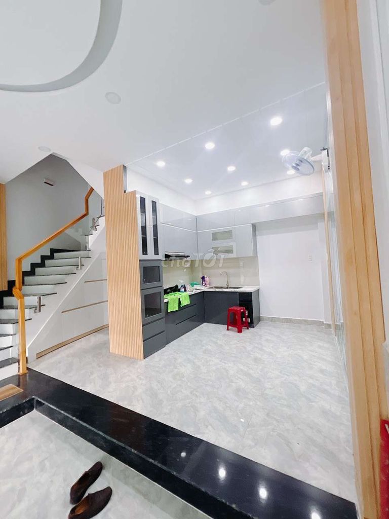 Mua bán nhà quận 4, nhà mới đường số xe hơi, 4 tầng hoàn công, nở hậu. Mua bán nhà ở tại Quận 4 Tp Hồ Chí Minh được đăng bởi Mr Bạch hình 2