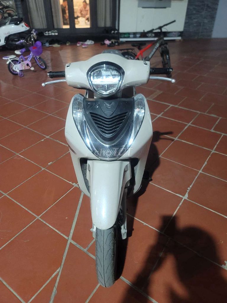 Honda SH Mode 2021 ABS Xám xi măng. Mua bán Xe máy tại Quận Long Biên Hà Nội được đăng bởi Hoàng Trọng Vũ hình 3