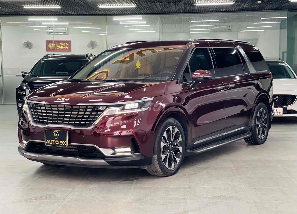 Kia Carnival Premium Model 2023 в отличном состоянии