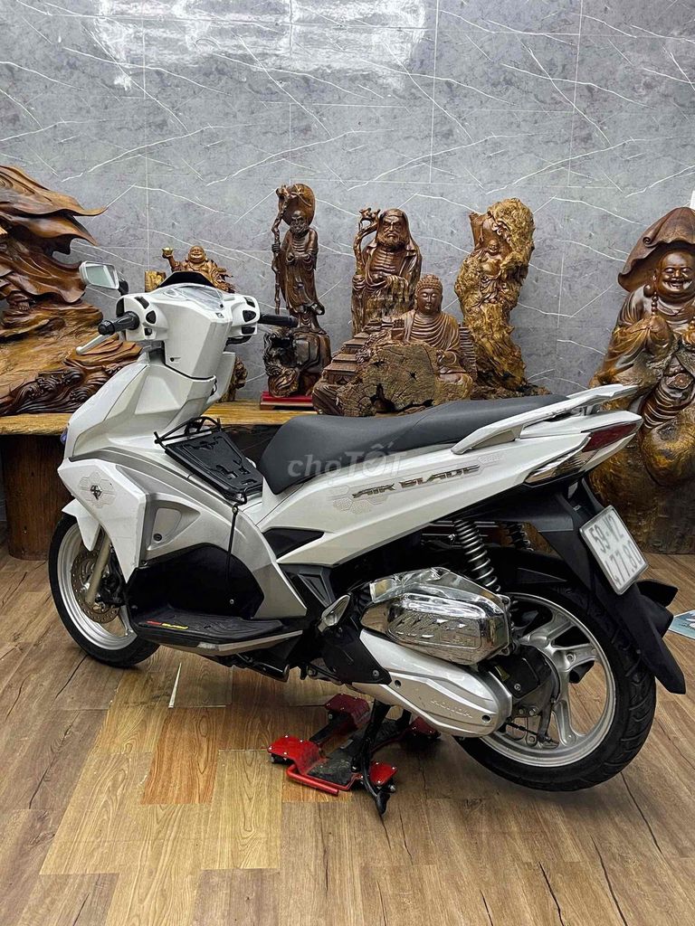 Honda Airblade с номерами SG, красивый байк, родной мотор