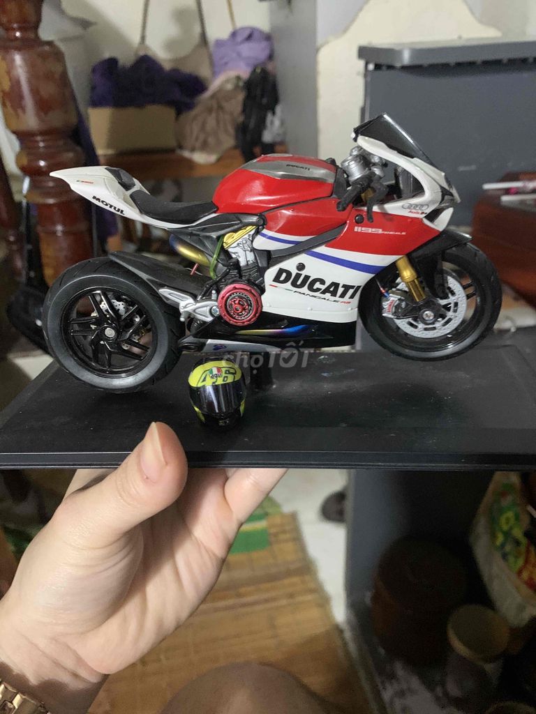 Mô hình Ducati 1199 Panigale 1:12. Mua bán Đồ sưu tầm, đồ cổ tại Quận Thanh Xuân Hà Nội được đăng bởi Andy Tùng hình 1