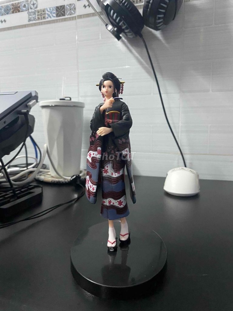 Mô hình One Piece Nami, Robin ( ko còn hộp )