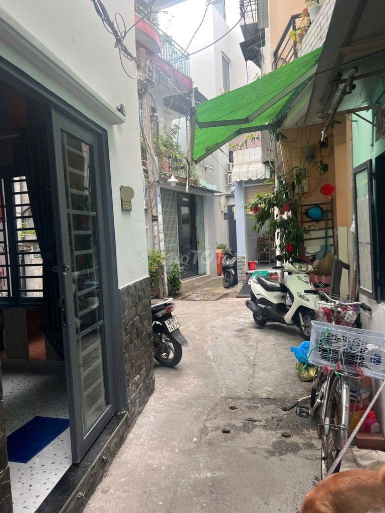 SIÊU RẺ!! Phùng Văn Cung (P.7, PN)  3 tầng - sát mặt tiền - chỉ 3.3 tỷ
