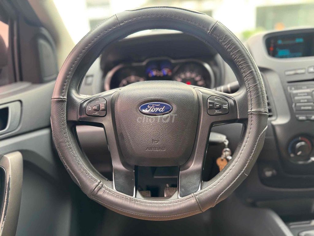 Ford Ranger XLS 2017, зелёный мох