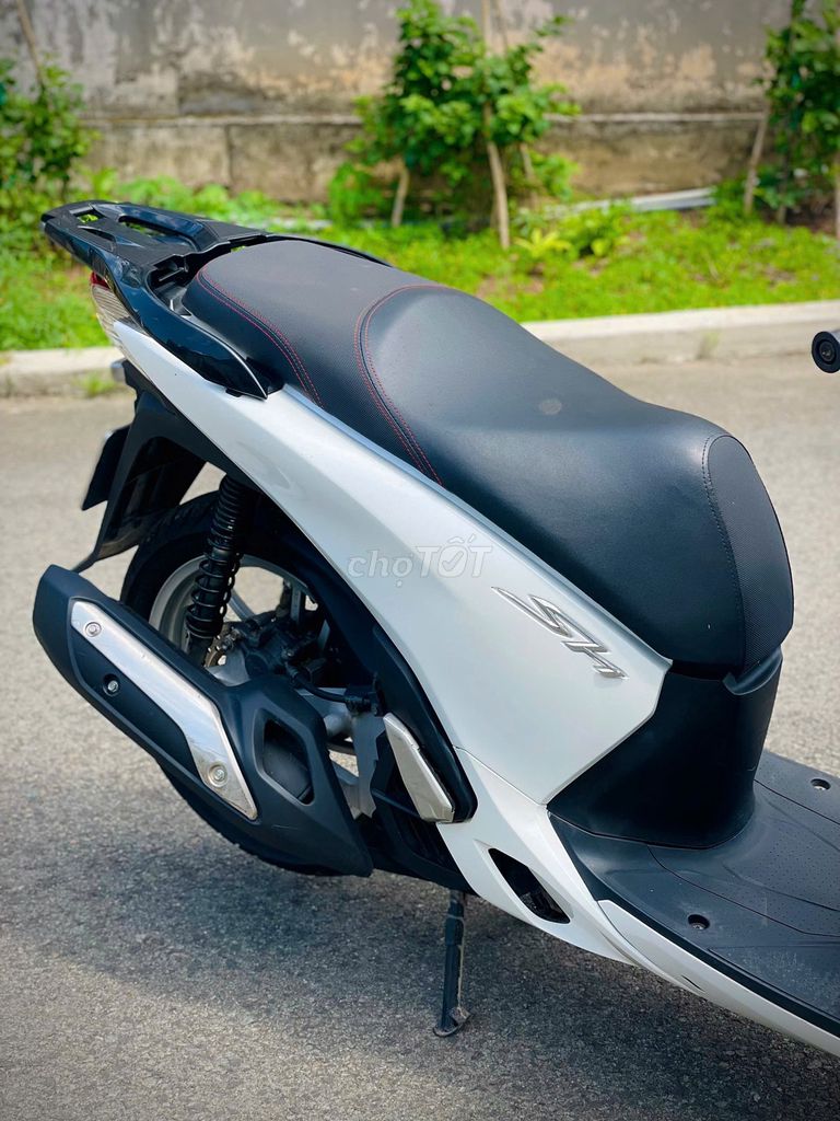 Xe máy Honda SH màu trắng sản xuất 2012. Mua bán Xe máy tại Huyện Trảng Bom Đồng Nai được đăng bởi Của Hàng Xe Máy U Phong hình 13