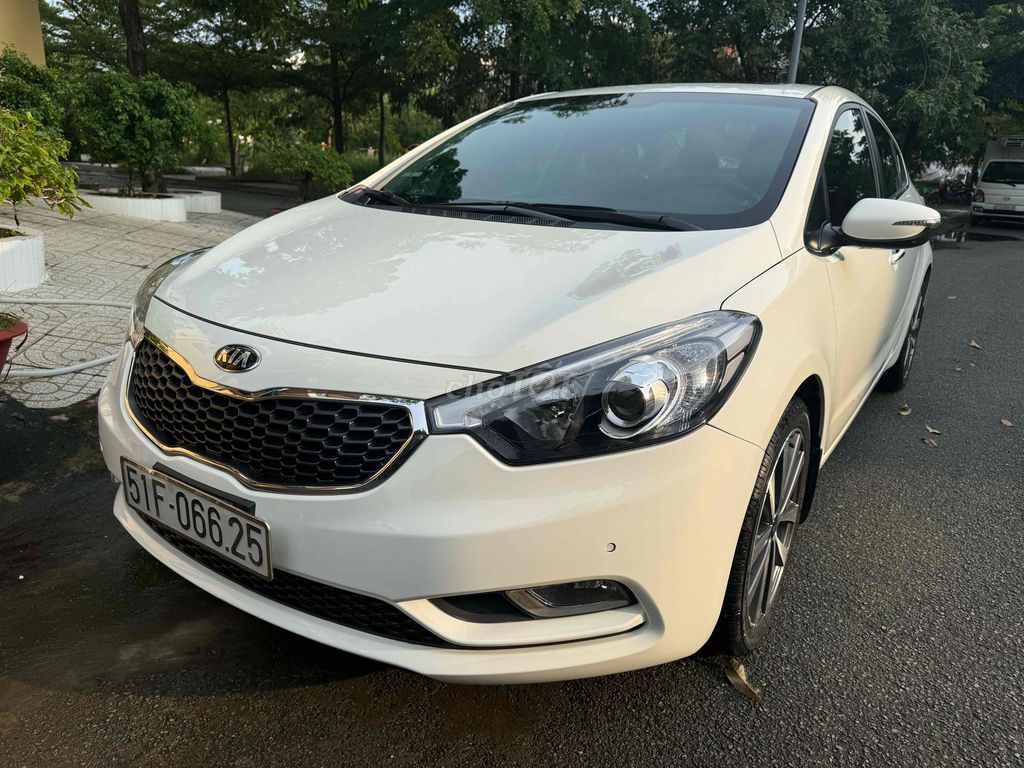 Kia K3-2.0 белый 35 000 км