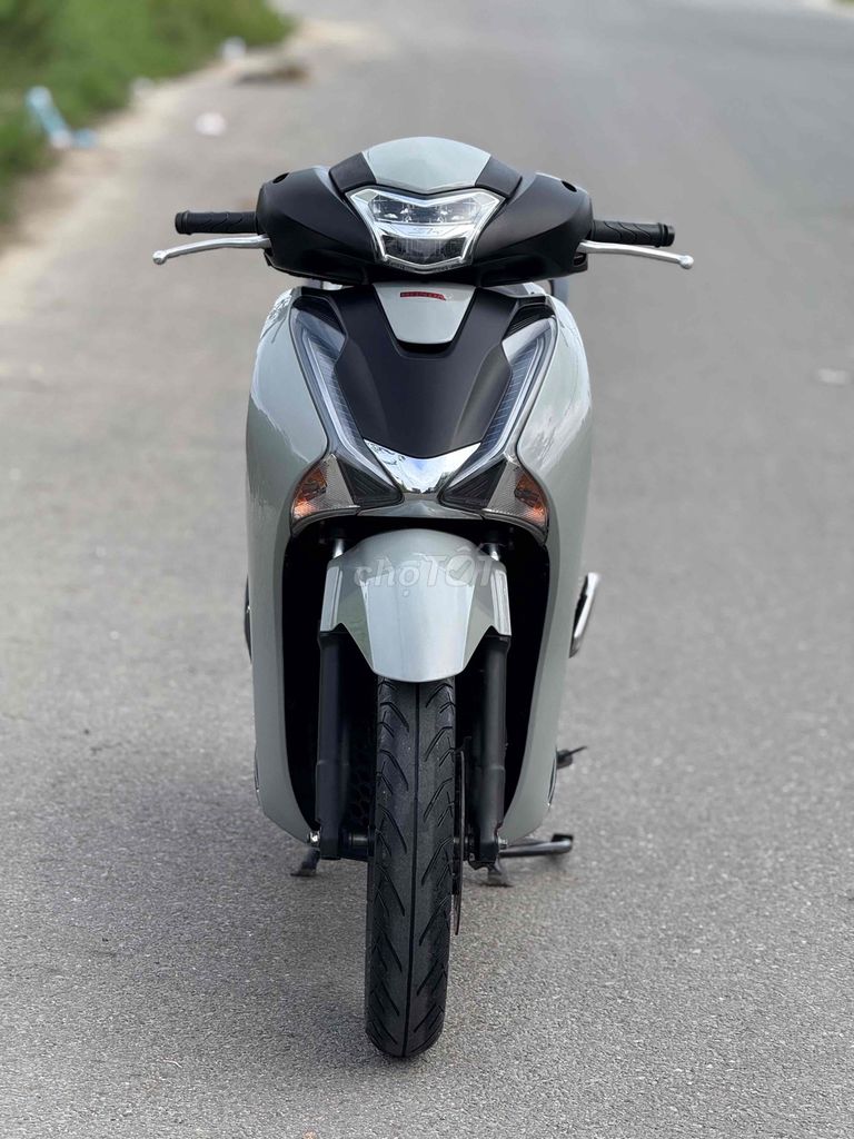 SH 2017 biển 43 máy móc rin ngon chạy nhẹ tơn giá. Mua bán Xe máy tại Quận Liên Chiểu Đà Nẵng được đăng bởi Nhật Tình hình 3