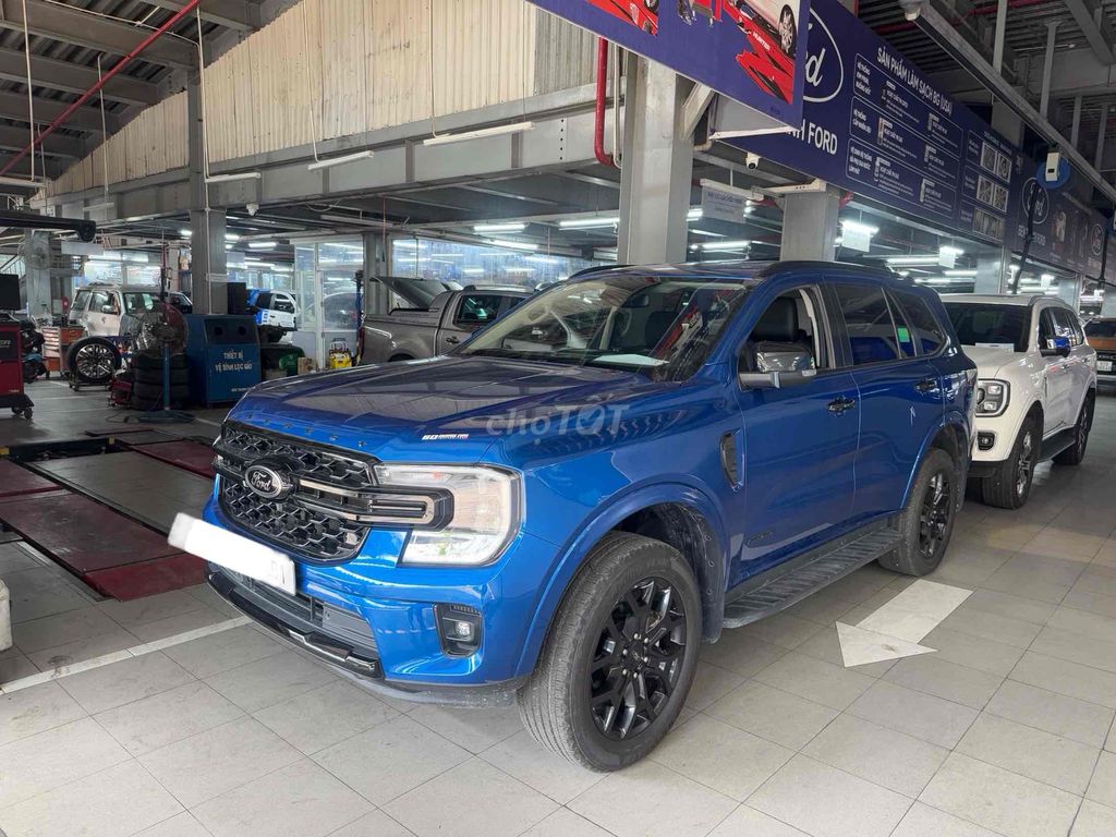 Ford Everest Sport 2023 Đi Lướt 18.000km Xanh Ford