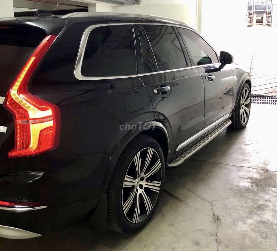 Volvo XC90 Recharge T8 Hybrid 2022 màu đen. Mua bán Ô tô tại Quận 3 Tp Hồ Chí Minh được đăng bởi minh tuan nguyen hình 4