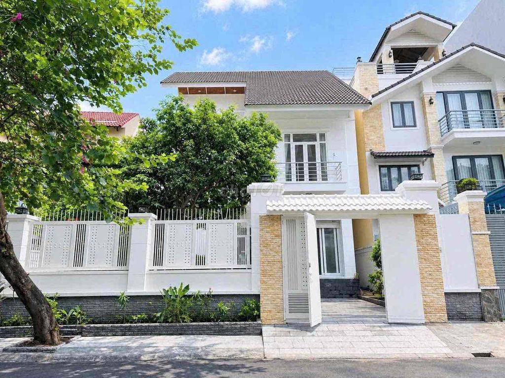 Аренда · 6 комн. · 200 м² · Thành phố Thủ Đức, ул. Đường Nguyễn Văn Hưởng