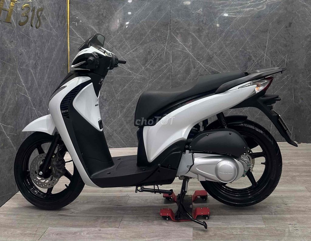 Honda SH Italy 2010 150i SM103