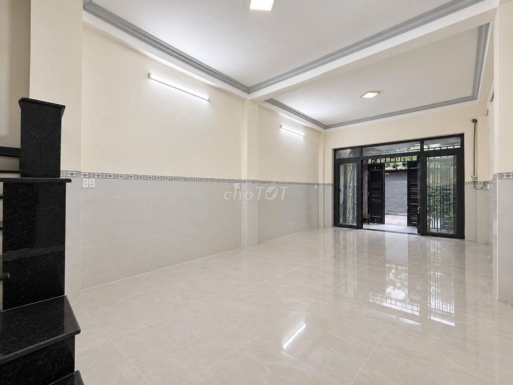 ПРОДАЕТСЯ ДОМ С КУРГАНОМ МАНГО - 4 Х 19 М - 4 ЭТАЖА - 5 КВ.М. - 8 М РЯДОМ С РЫНКОМ - 70 ТР/М2