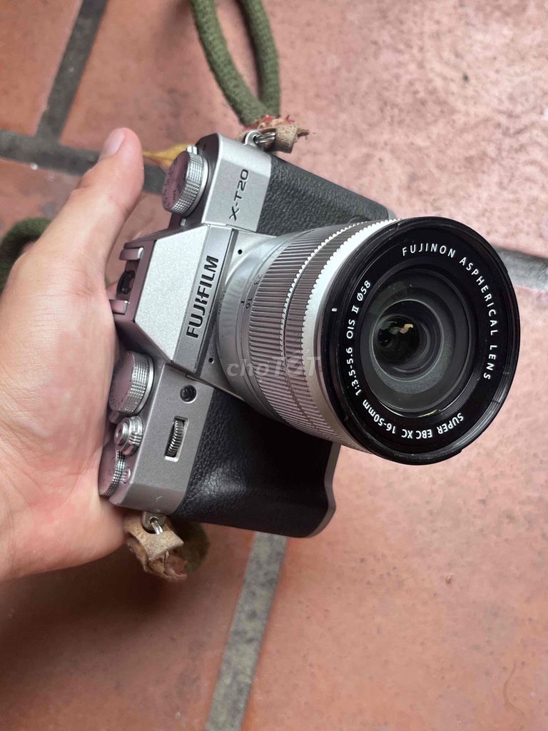 Máy ảnh Fujifilm XT20 Bạc kèm lens XC 16-50. Mua bán Máy ảnh, Máy quay tại Quận Bắc Từ Liêm Hà Nội được đăng bởi Vinh Bùi hình 1