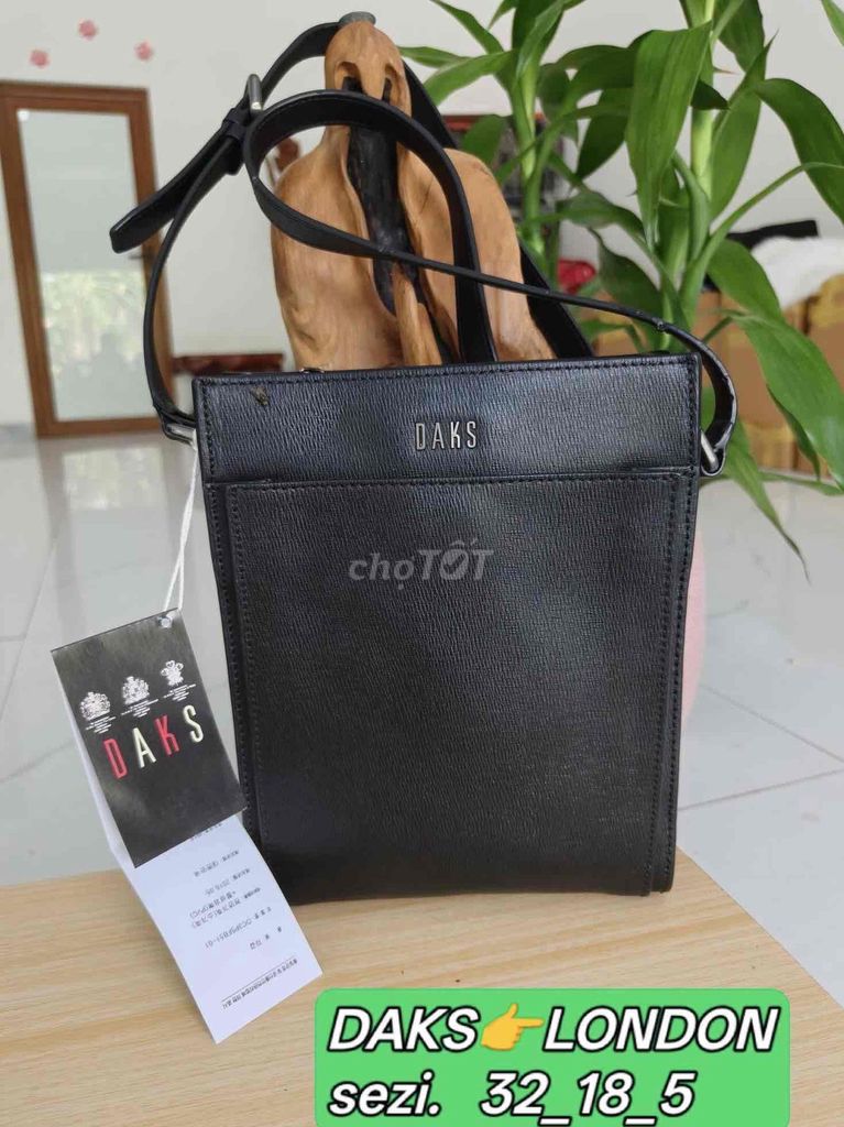 Túi đeo chéo DAKS size 23x18x5. Mua bán Túi xách tại Huyện Tân Phú Đồng Nai được đăng bởi Wang Andy hình 1