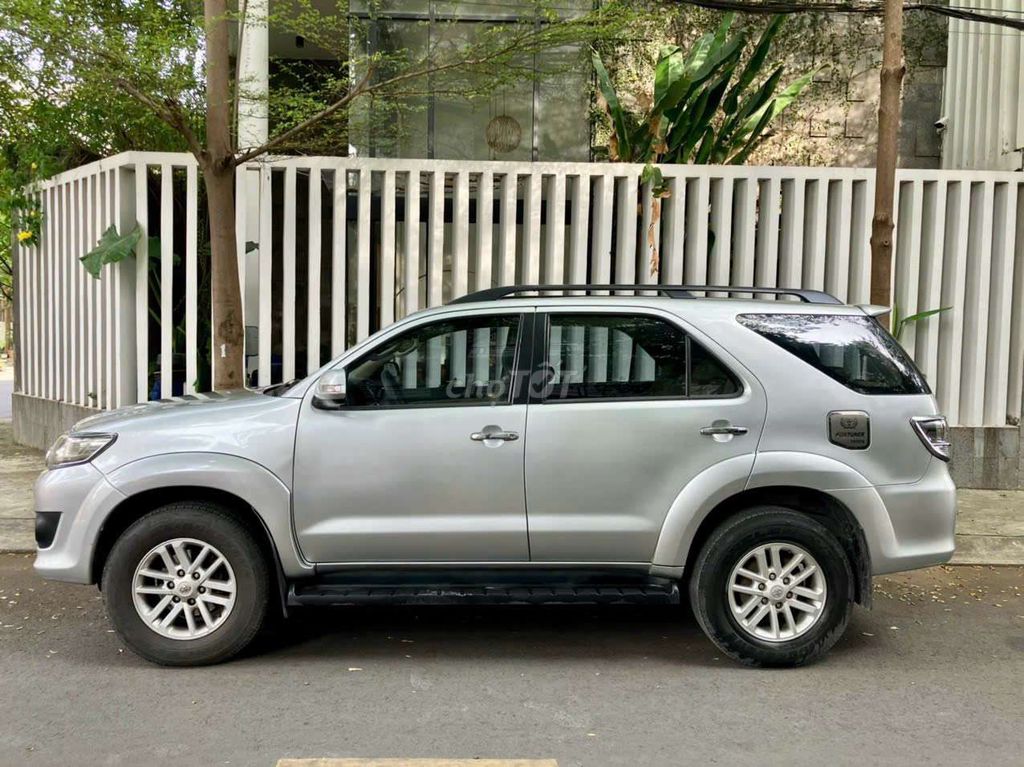 Gia đình cần bán xe Toyota Fortuner bản V full