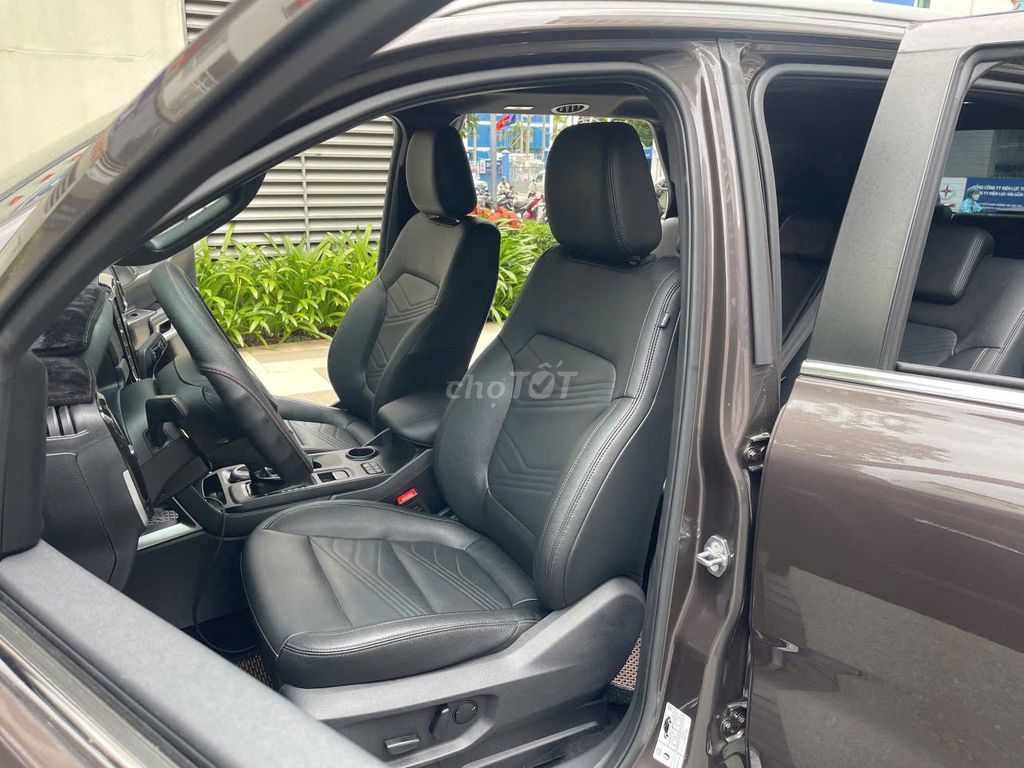 Ford Everest Titanium 4x2 AT 2024 - 5600 km. Mua bán Ô tô tại Quận Phú Nhuận Tp Hồ Chí Minh được đăng bởi Trần Hoàng Long hình 6