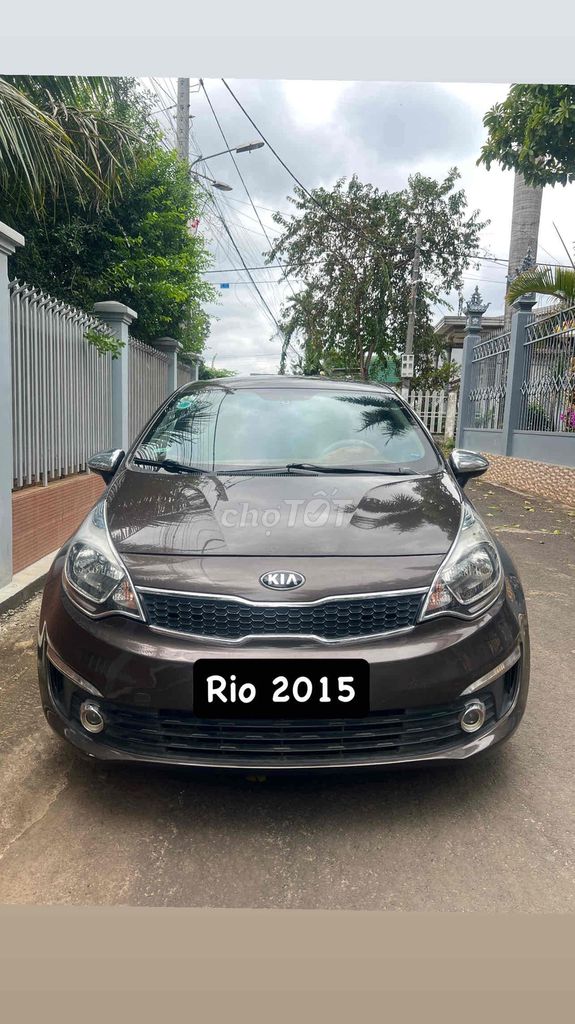 Kia Rio 2015 1.4 AT Sedan - 90000 km