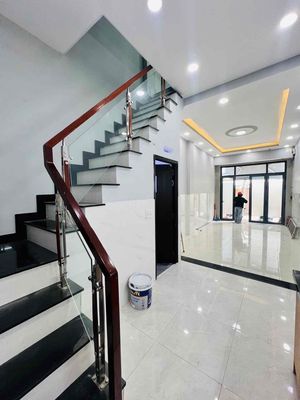 Nhà mặt tiền hẻm, Đường 8m, 2 tầng, 35m2, 2 phòng ngủ,Minh Phụng, Q.11