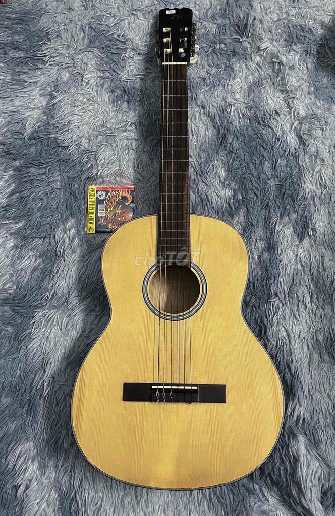 Thanh Lý Đàn Guitar C95- Còn Mới 90%- Giá Chỉ 1tr9