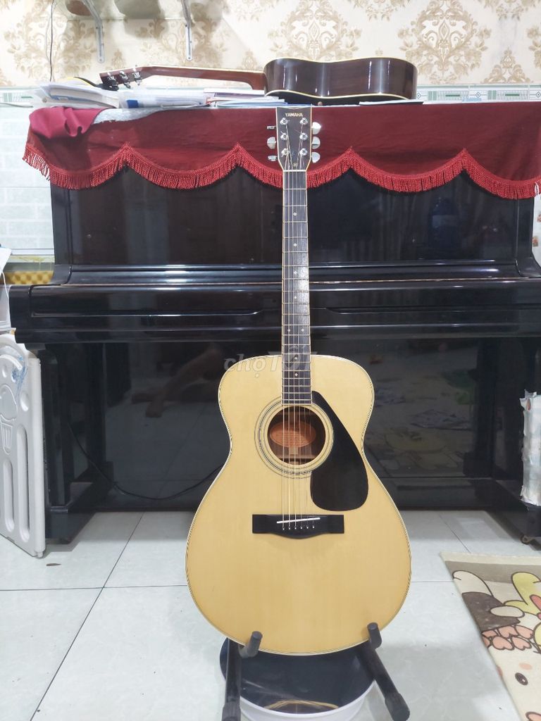 đàn guitar Yamaha acoustic FG302B