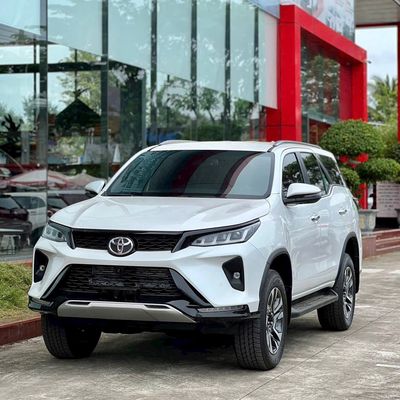 Fortuner Legender 2.4 AT- giảm trực tiếp tiền mặt. Mua bán Ô tô tại Quận 6 Tp Hồ Chí Minh được đăng bởi Tuấn TOYOTA HÙNG VƯƠNG