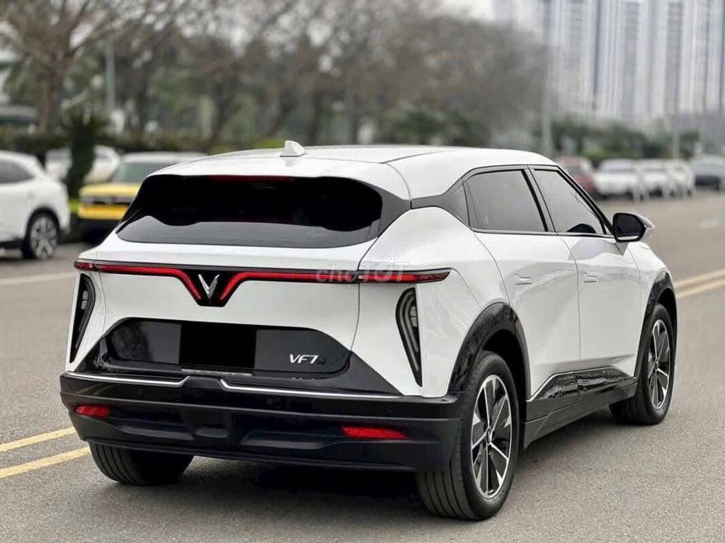 VinFast VF7 - Xe Sẵn Các Màu Giao Ngay. Mua bán Ô tô tại Thành phố Huế Thừa Thiên Huế được đăng bởi Minh Huy Vinfast Huế hình 3