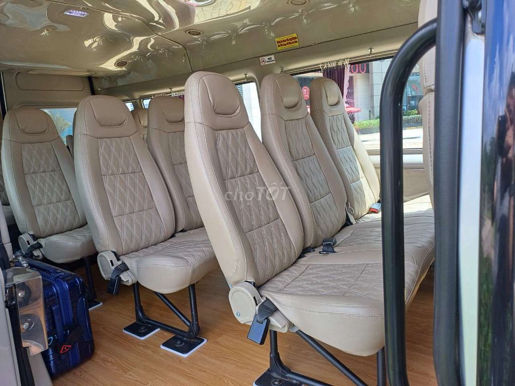 Ford transit 16-местный серебристый