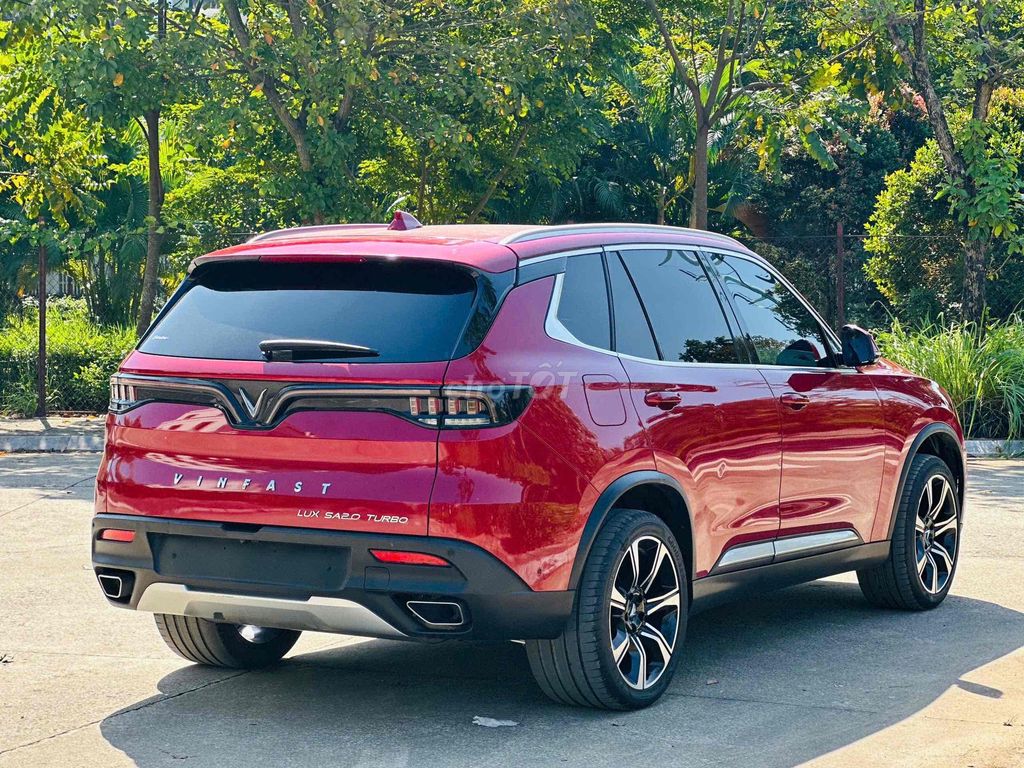 VinFast Lux SA2.0 Premium 2.0 AT sản xuất 2021. Mua bán Ô tô tại Quận Hà Đông Hà Nội được đăng bởi A Huan  hình 4