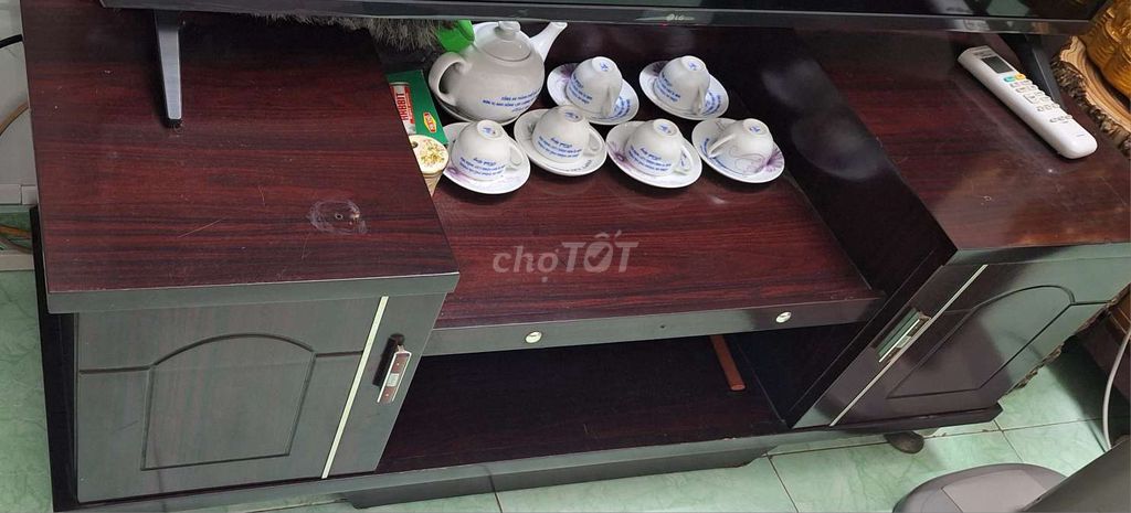Kệ tivi Gỗ Nâu 1m2. Mua bán Tủ, kệ gia đình tại Quận Lê Chân Hải Phòng được đăng bởi Vinh hình 1