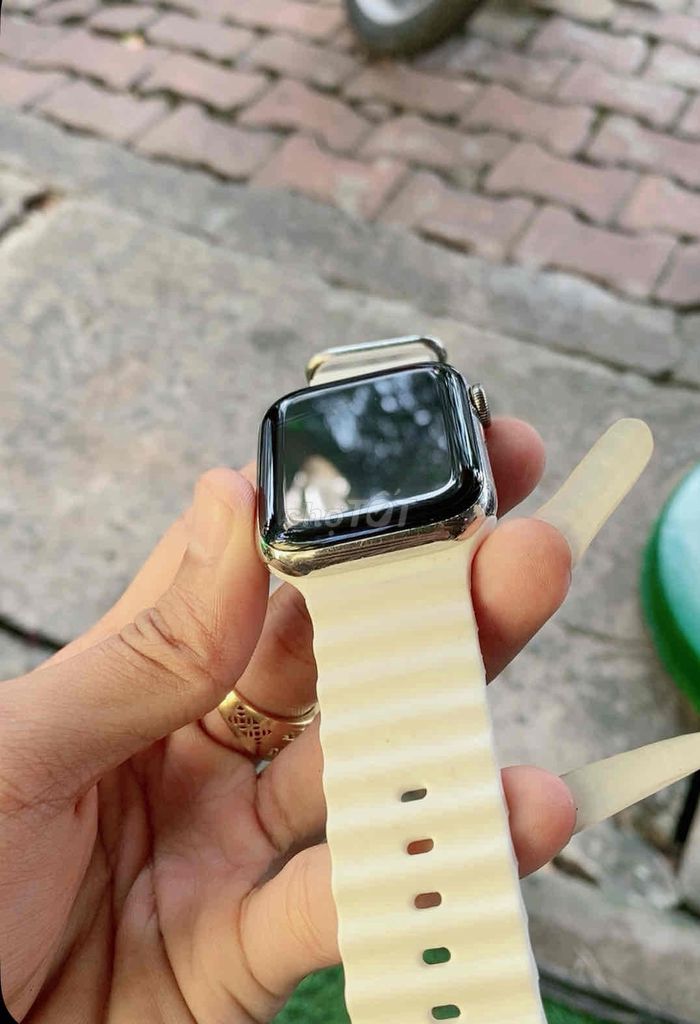 Apple Watch Seri 6 44mm Thép trắng