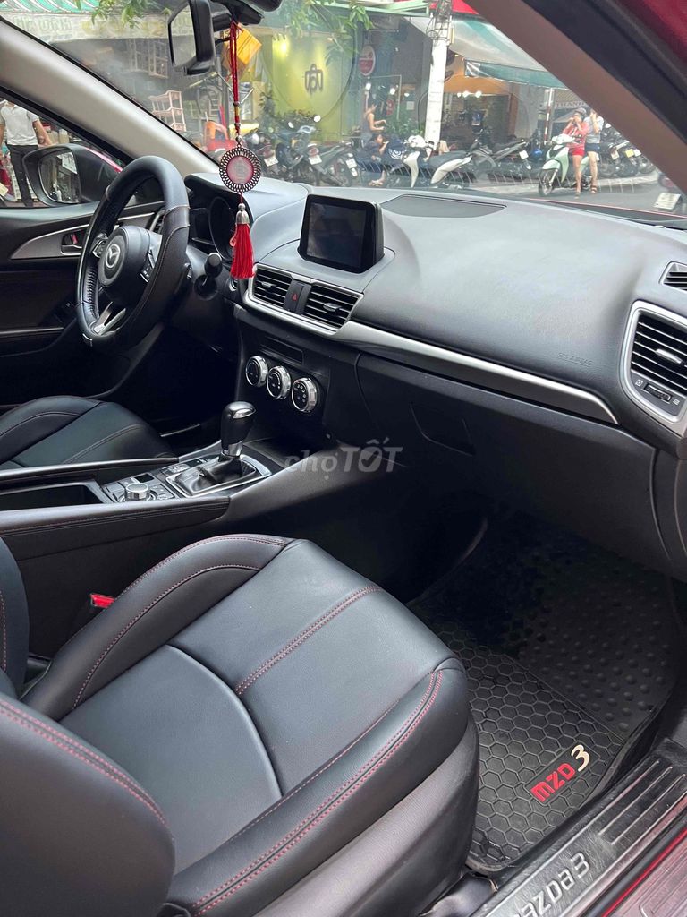 Mazda 3 2019 1.5L Luxury - 72000 km. Mua bán Ô tô tại Thành phố Buôn Ma Thuột Đắk Lắk được đăng bởi Trần quốc văn hình 6