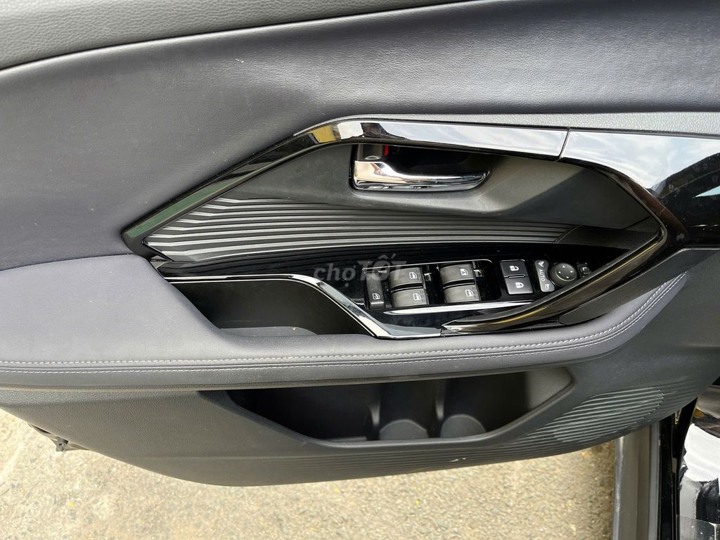 TOYOTA YARIS CROSS S 2024 XE GIA ĐÌNH LƯỚT VAY 75%. Mua bán Ô tô tại Quận Tân Phú Tp Hồ Chí Minh được đăng bởi Hiếu hình 19