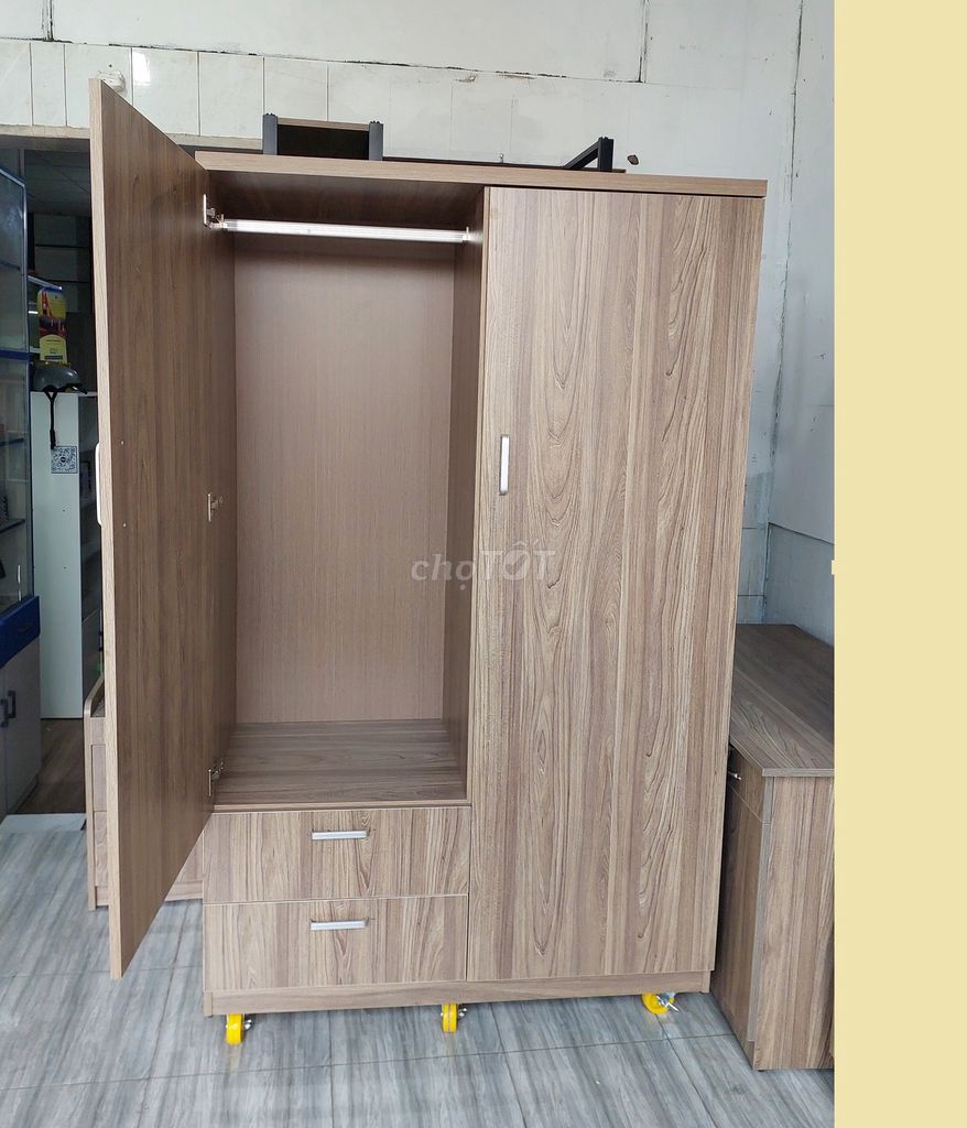 Tủ quần áo Nâu vân gỗ 1m2x2m. Mua bán Tủ, kệ gia đình tại Huyện Hóc Môn Tp Hồ Chí Minh được đăng bởi BÀN VĂN PHÒNG GIÁ TẠI XƯỞNG hình 1