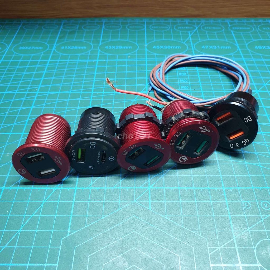 Ổ sạc cố định trên ôtô - xe máy hỗ trợ sạc nhanh. Mua bán Phụ kiện (Màn hình, Chuột...) tại Huyện Thạnh Trị Sóc Trăng được đăng bởi Lâm hình 1