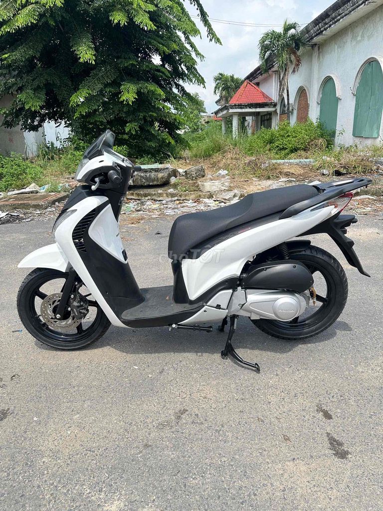 Honda SHi 150 2012 Trắng. Mua bán Xe máy tại Quận 12 Tp Hồ Chí Minh được đăng bởi Cửa hàng Xe máy 380 hình 5
