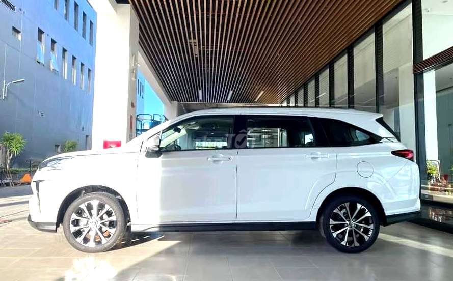 Toyota Veloz 2024giảm 50% trước bạ bảohiểmphụ kiện