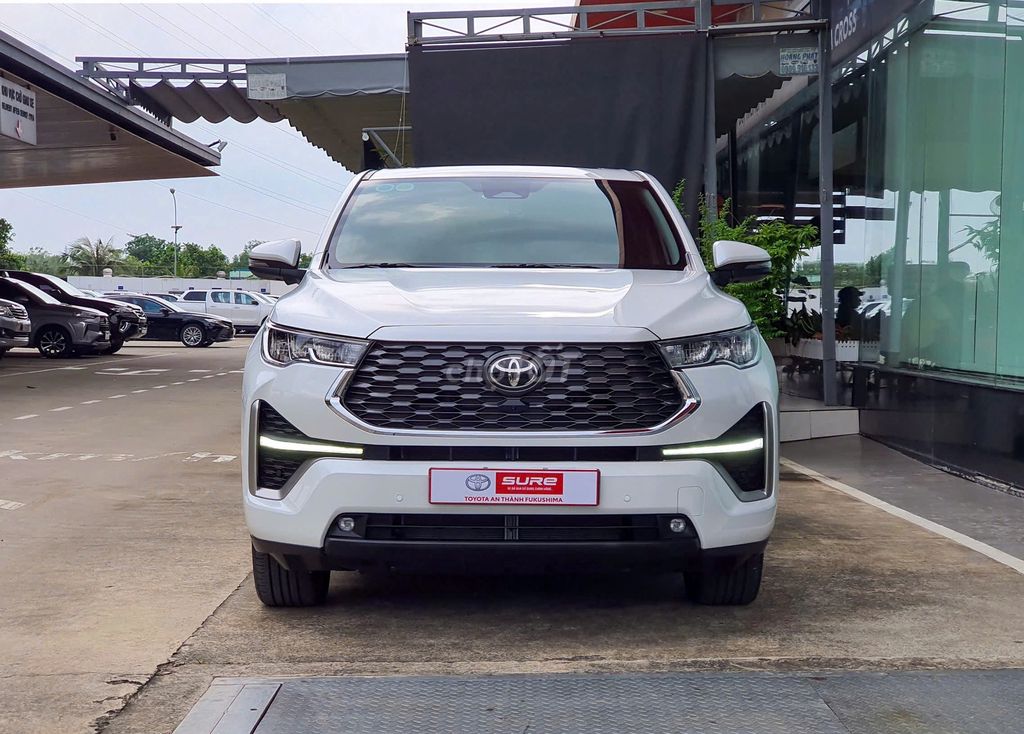 Innova Cross HEV 2024 - 5702 km -980 THƯƠNG LƯỢNG. Mua bán Ô tô tại Huyện Bình Chánh Tp Hồ Chí Minh được đăng bởi TRANGTRAN TOYOTA AN THÀNH hình 4