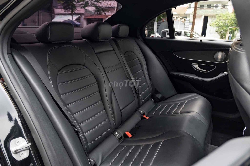 LONG ANH AUTO về Mercedes C300 AMG model 2019. Mua bán Ô tô tại Quận 7 Tp Hồ Chí Minh được đăng bởi LongAnh AuTo  hình 7