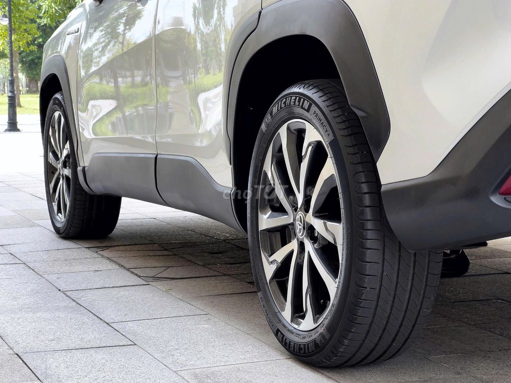 Toyota Corolla Cross 1.8HV 2020, tiết kiệm với HV. Mua bán Ô tô tại Quận Long Biên Hà Nội được đăng bởi Long Biên Cars hình 6