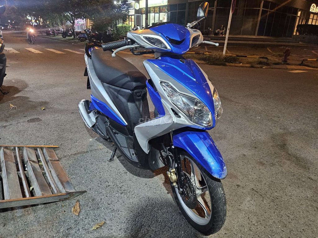 Yamaha Luvias FI 2015 сине-серебристый