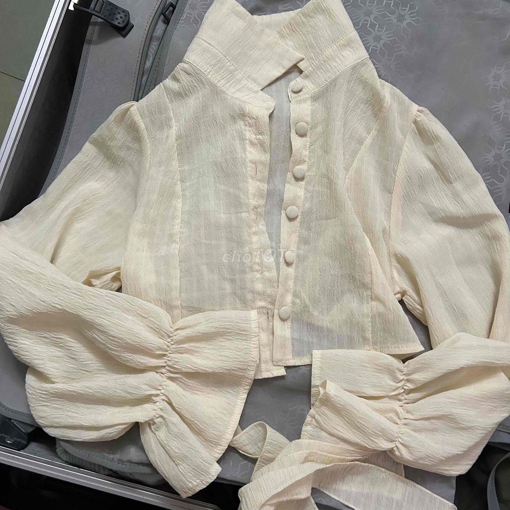 Áo sơ mi croptop nữ Freesize. Mua bán Quần áo tại Huyện Long Thành Đồng Nai được đăng bởi Ái Quyên hình 1