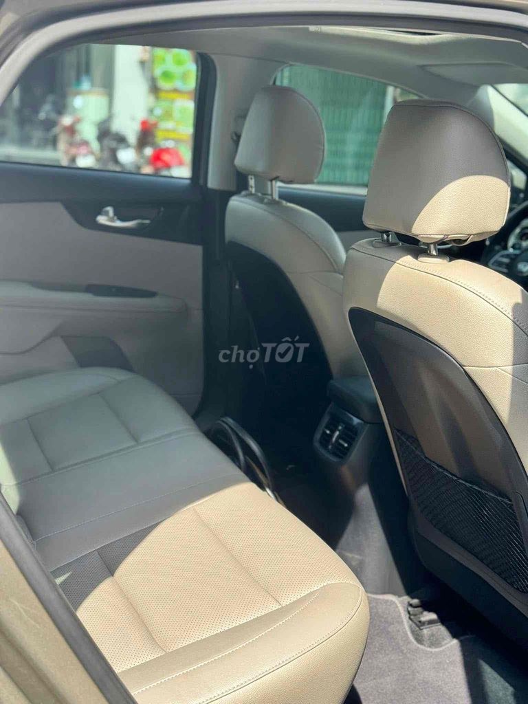 Xe KIA CERATO 1.6 LUXURY 2019. Mua bán Ô tô tại Huyện Hóc Môn Tp Hồ Chí Minh được đăng bởi Linh Diệu hình 5