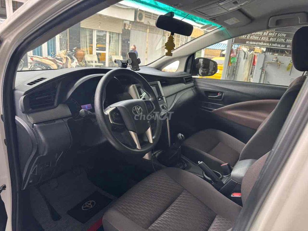 Toyota Innova 2.0E Trắng. Mua bán Ô tô tại Quận Bình Thạnh Tp Hồ Chí Minh được đăng bởi Sang hình 9