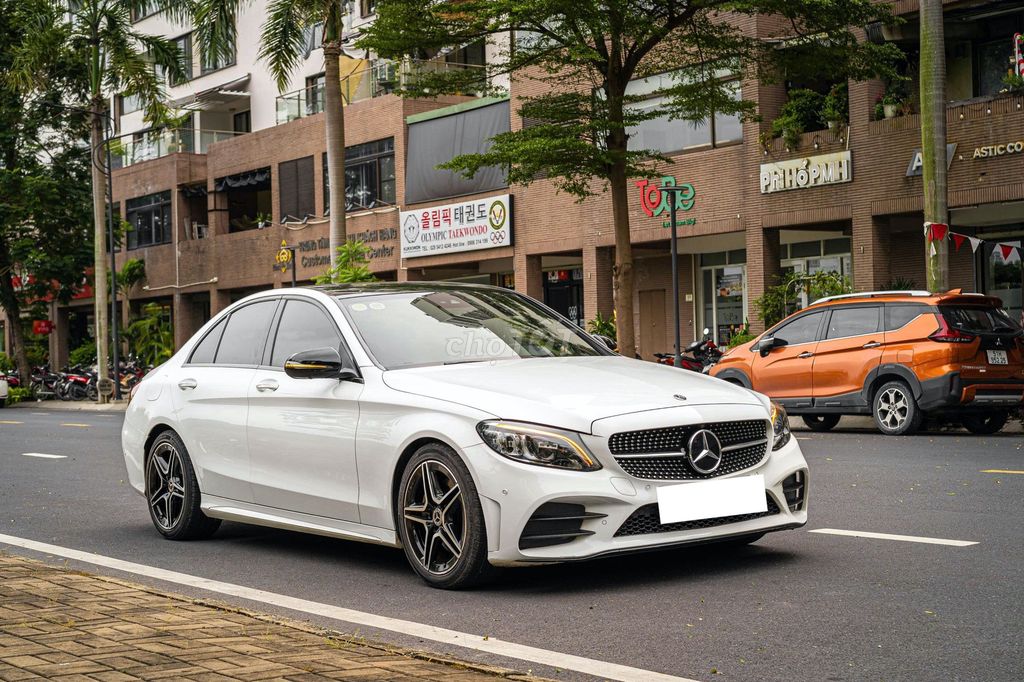 Mercedes C300 AMG 2021 Cọp Trắng 1 Chủ Cực Hiếm. Mua bán Ô tô tại Quận 7 Tp Hồ Chí Minh được đăng bởi John Luxury Car hình 2