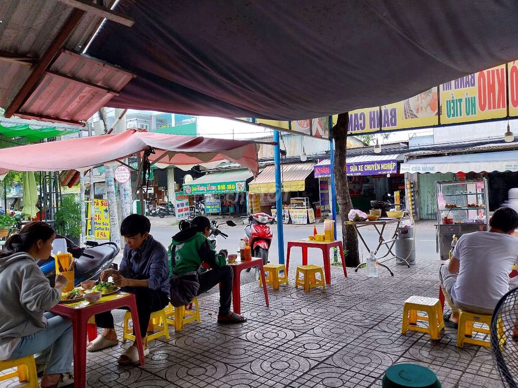 Phá Lấu Bò A Hậu