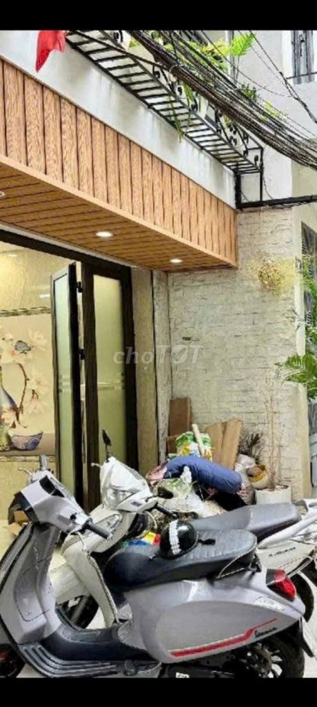 Продам 4-этажный дом с широким фасадом в Тханьсюане, цена более 10 миллиардов