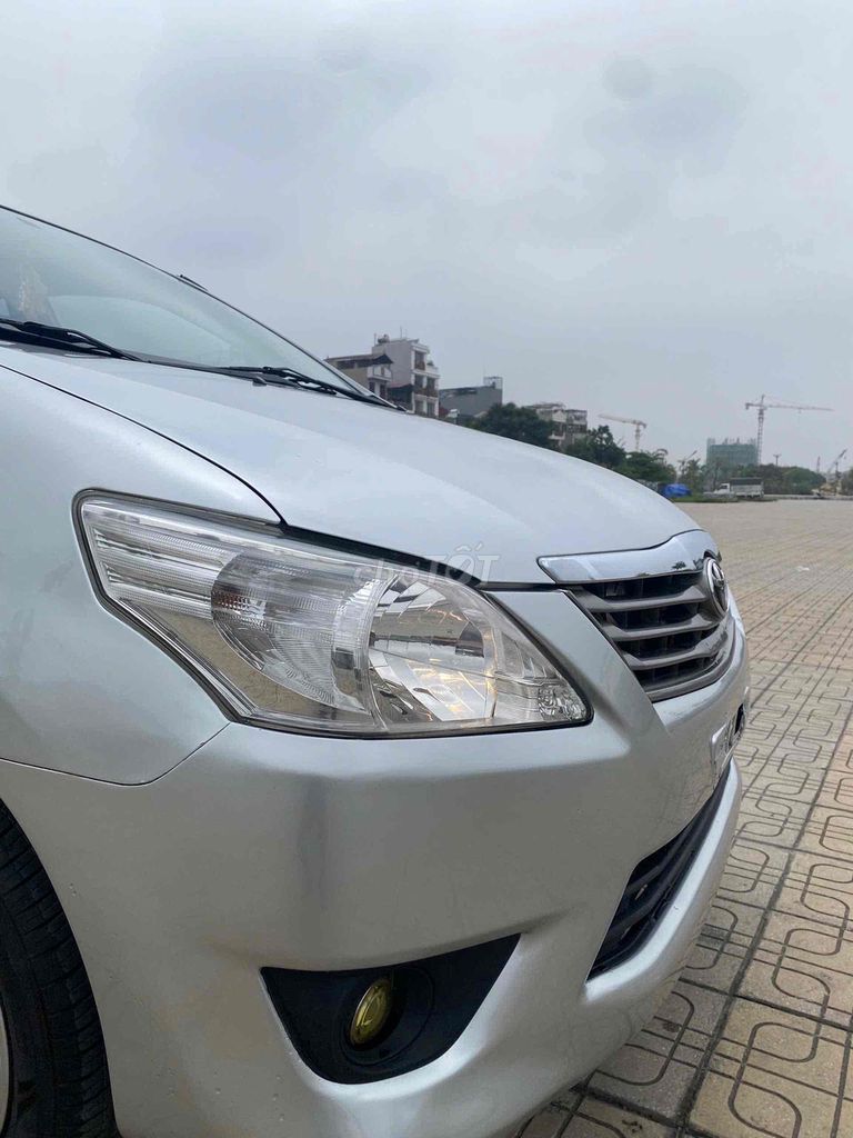 Toyota Innova 2.0E 2012 đk 2013 số sàn 9,8 vạn