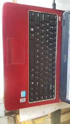 Laptop dell đỏ đô ngoại hình đẹp