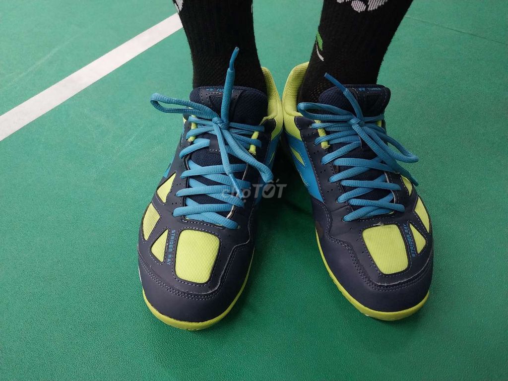 Giày cầu lông Yonex size 40